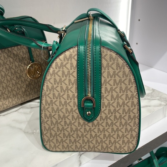 Michael Kors med Duffel Travel - Leather/Coated
35S2GTFU2B
PALMETTO GREEN NWT - Picture 4 of 16